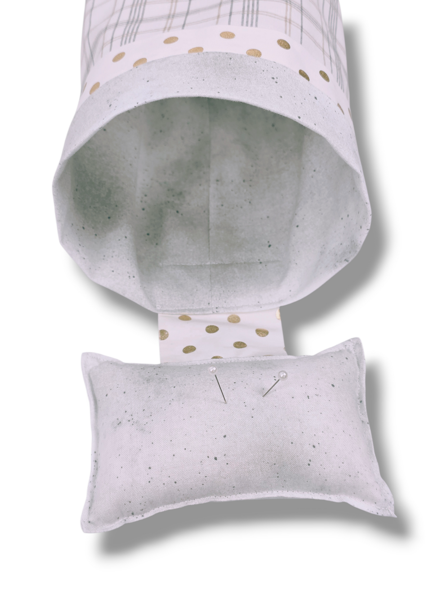 Gray Thread Catcher