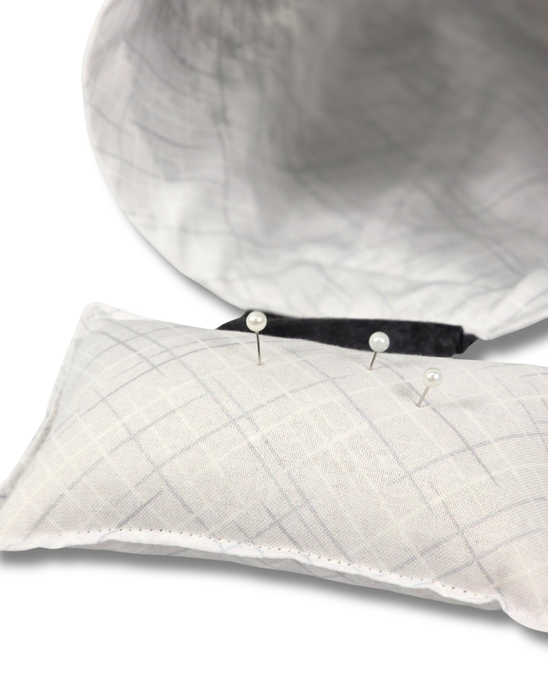 Thread Catcher Black Sprigs