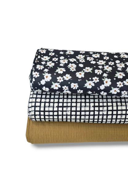 * Unique Design * Tricot Knit Cottage Daisy Black