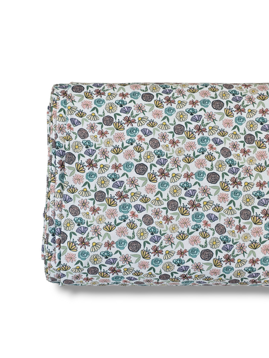*Unique Design* Poly Breeze Petals of Spring White